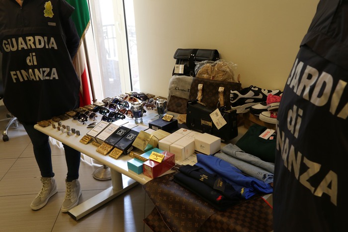 敏感货或者仿牌怎么发国际快递？
